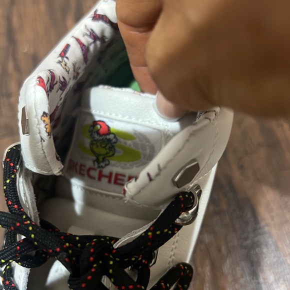 SKECHERS DR. SEUSS ALL YOUR SWEATERS ARE UGLY ROADIES BOOTS size 8 used once - Picture 12 of 15